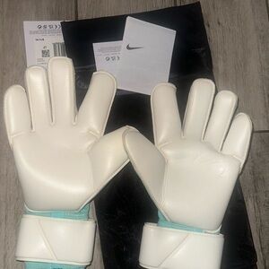 New Nike Grip 3 Goalkeeper Soccer Gloves FB2998-010 Size 9
